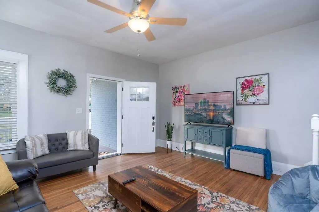 3Br 15 Bath Family Stayexecutive Style4Min Uptown-1