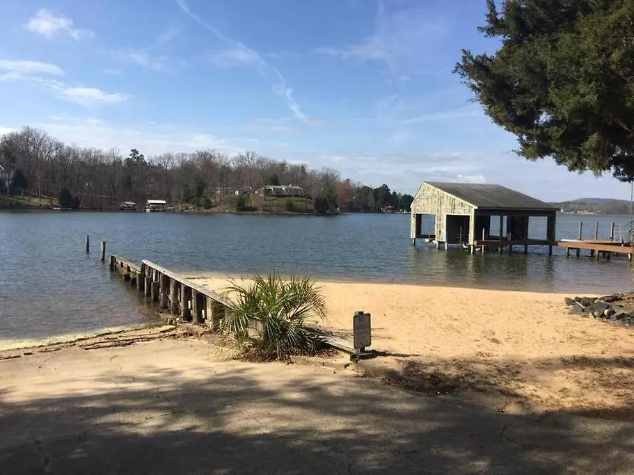 Private Beach On Lake Wylie: Swim, Fish, & Boat!-1