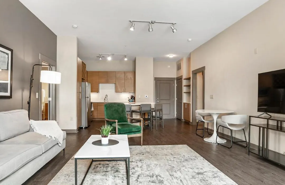 Modern Apartment In Prime Location Id1996X19-1