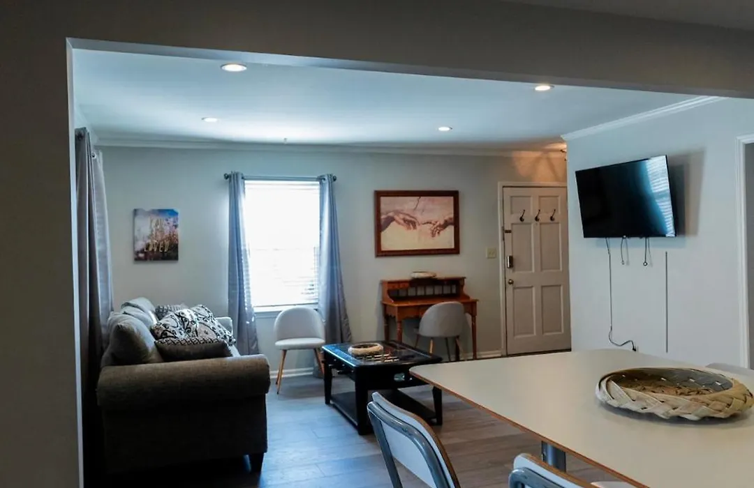2 Bedroom Vacation Home With Hot Tub Mins From Downtown&Uptown Charlotte-1