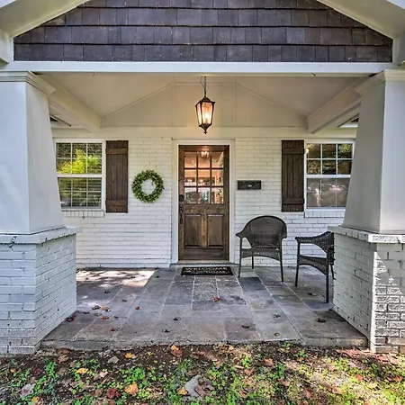 Pet-Friendly Charlotte Home W/ Fenced Yard!-3