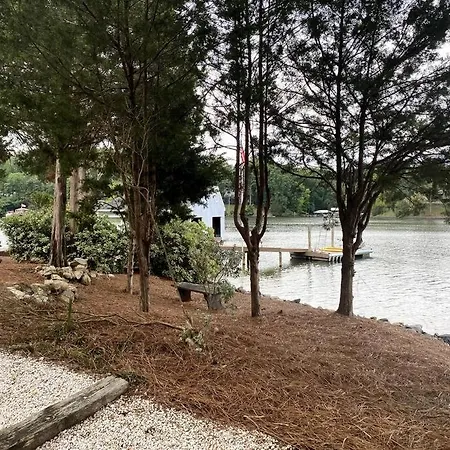 Private Beach On Lake Wylie: Swim, Fish, & Boat!-2