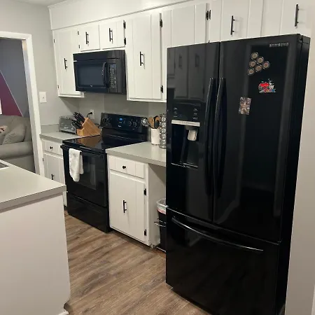 2 Bedroom Townhome - New 2026 - Max 7 Guest-3