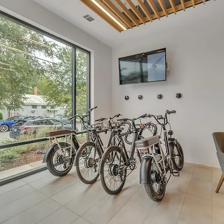 Chic 1-Bed In Vibrant Optimist Park Apts-2