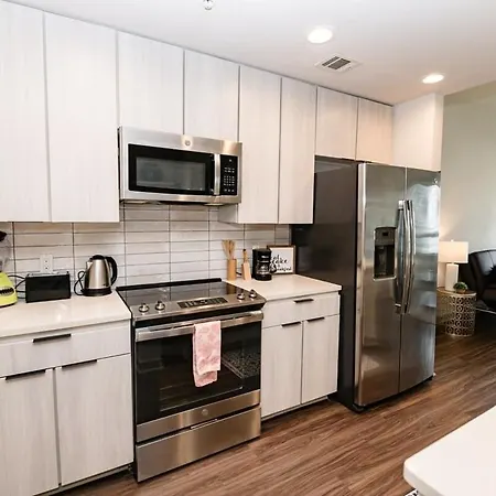 Uptown Furnished Apartments Near Boa Stadium Apts-2